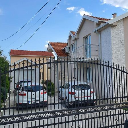 Apartman Tolosi 2 Podgorica Exterior foto
