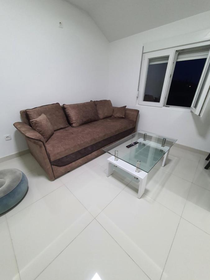 Apartman Tolosi 2 Podgorica Exterior foto