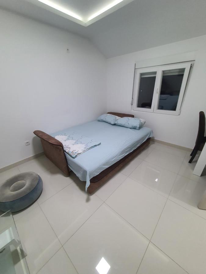 Apartman Tolosi 2 Podgorica Exterior foto
